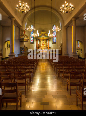 Interno della chiesa di Notre Dame, Wiltz, Lussemburgo Foto Stock