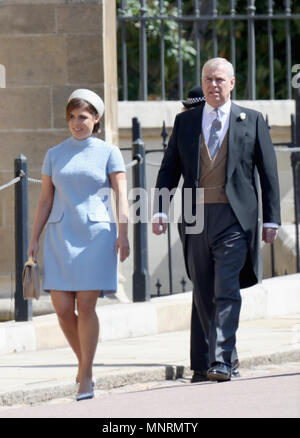 La principessa Eugenie e il Duca di York arriva a alla cappella di San Giorgio al Castello di Windsor per il matrimonio di Meghan Markle e il principe Harry. Foto Stock