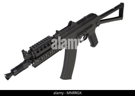 Kalashnikov AK47 shorty con aggiornamento moderno isolato su bianco Foto Stock