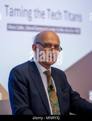 Parlando a CodeNode, più grande del Regno Unito locale dedicato alla tecnologia eventi, il gruppo del Partito europeo dei liberali democratici leader Vince Cable espone la sua visione per una economia del ventunesimo secolo in cui la tecnologia consente ai cittadini, promuove l'innovazione e aumenta l imprenditorialità. Dotato di: liberali democratici leader Vince cavo dove: London, England, Regno Unito quando: 19 Apr 2018 Credit: Wheatley/WENN Foto Stock