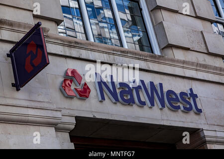 Natwest Bank su Sloane Square a Chelsea, Londra Foto Stock