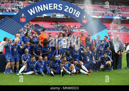 Il Chelsea giocatori festeggiare la vittoria al termine della finale di FA Cup match tra Chelsea e Manchester United a Wembley Stadium il 19 maggio 2018 a Londra, Inghilterra. (Foto di Paolo Chesterton/phcimages.com) Foto Stock