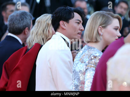 Cannes, Francia. Il 19 maggio 2018. Cannes, Francia. 19 Maggio, 2018. Membro della Giuria Chang Chen (C) assiste la cerimonia di chiusura e lo screening di "L'uomo che ha ucciso Don Chisciotte' durante la settantunesima annuale di Cannes Film Festival presso il Palais des Festivals a Cannes, Francia, il 19 maggio 2018. Credito: Luo Huanhuan/Xinhua/Alamy Live News Foto Stock