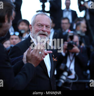 Cannes, Francia. Il 19 maggio 2018. Cannes, Francia. 19 Maggio, 2018. Il regista Terry Gilliam assiste lo screening di 'L'uomo che ha ucciso Don Chisciotte' e la cerimonia di chiusura durante la settantunesima annuale di Cannes Film Festival presso il Palais des Festivals a Cannes, Francia, il 19 maggio 2018. Credito: Luo Huanhuan/Xinhua/Alamy Live News Foto Stock