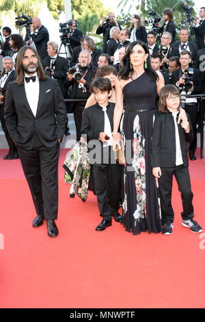 Cannes, Francia. 19 Maggio, 2018. CANNES, Francia - 19 Maggio: (L-R) Khaled Mouzanar, Zain Alrafeea e Nadine Labaki frequentare lo screening della cerimonia di chiusura e "l'uomo che ha ucciso Don Chisciotte' durante la settantunesima annuale di Cannes Film Festival presso il Palais des Festivals il 19 maggio 2018 a Cannes, Francia. Credito: Federico Injimbert/ZUMA filo/Alamy Live News Foto Stock