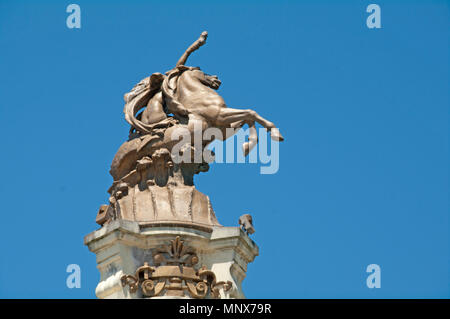 San Sebastian, Maria Cristina ponte sul Rio fiume di urea, Top statua, Guipuzcoa, Spagna, Foto Stock