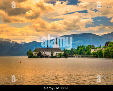 Castello di Orth nel lago Traunsee, Gmunden, regione del Salzkammergut, Austria superiore, Austria, Europa Foto Stock