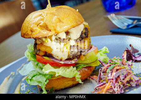 Omania Double burger con formaggio Foto Stock