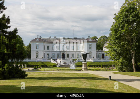 PALANGA, Lituania - Luglio 05, 2017: Bella Palanga Museo ambra in Tiskeviciai Palace e il Giardino Botanico di Palanga, Lituania. Foto Stock