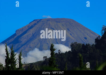 Il dieng plateau e monte prau è uno dei più belli destinazione nel centro di Giava, in Indonesia Foto Stock