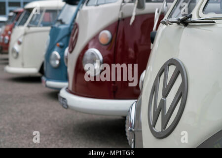 Vintage, retro Volkswagen VW Transorters Foto Stock