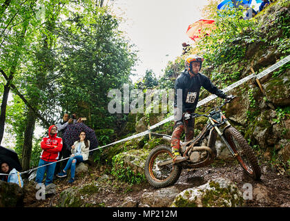 Camprodon, Girona, Spagna. Il 20 maggio 2018. Prova FIM Campionati del Mondo, Spagna; Benoit Bincaz della classe TrialGP in azione Credit: Azione Plus sport/Alamy Live News Foto Stock