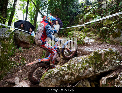 Camprodon, Girona, Spagna. Il 20 maggio 2018. Prova FIM Campionati del Mondo, Spagna; James Dabill della classe TrialGP in azione Credit: Azione Plus sport/Alamy Live News Foto Stock