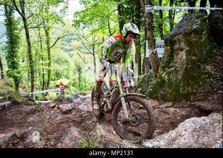 Camprodon, Girona, Spagna. Il 20 maggio 2018. Prova FIM Campionati del Mondo, Spagna; Jorge Casales della classe TrialGP in azione durante la gara bagnata Credito: Azione Sport Plus/Alamy Live News Foto Stock