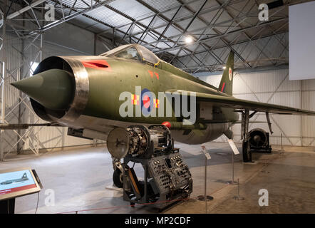 English Electric Lightning in mostra al Museo Nazionale di Volo a Oriente Fortune Airfield in East Lothian, Scozia, Regno Unito Foto Stock