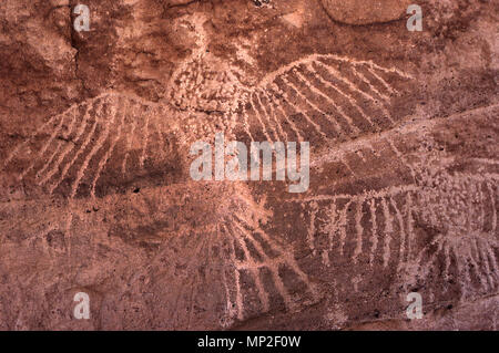 Petrogylphs nel deserto di Mojave in California Foto Stock