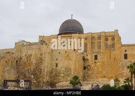 La cupola della famosa Al Agsa moschea nella città di Gerusalemme il terzo luogo santissimo nel mondo secondo la tradizione islamica Foto Stock