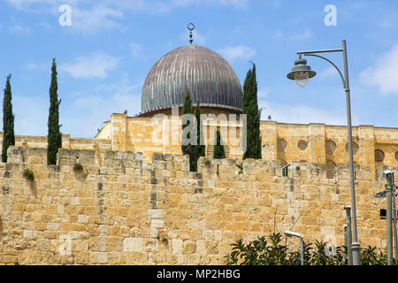 La cupola della famosa Al Agsa moschea nella città di Gerusalemme il terzo luogo santissimo nel mondo secondo la tradizione islamica Foto Stock