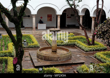 Cortile e fontana nel Museo Botero del Banco de la Republica, Bogotà, Colombia Foto Stock