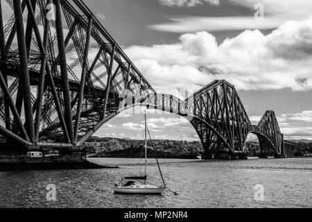 Ponte di Forth Rail, North Queensferry, Scozia Foto Stock