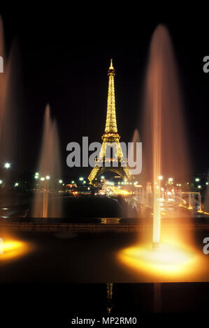 1988 VARSOVIE STORICO FONTANE TROCADERO Palais de Chaillot TORRE EIFFEL Parigi Francia Foto Stock