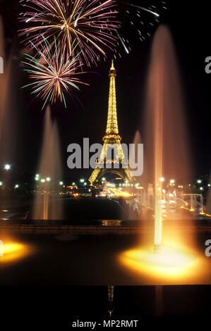 1988 VARSOVIE STORICO FONTANE TROCADERO Palais de Chaillot TORRE EIFFEL Parigi Francia Foto Stock