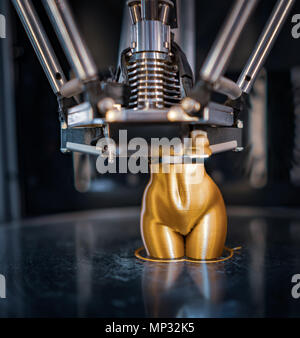 Stampante 3D stampa, noto anche come produzione additiva (AM), si riferisce a processi utilizzati per creare un oggetto tridimensionale in cui gli strati di mater Foto Stock