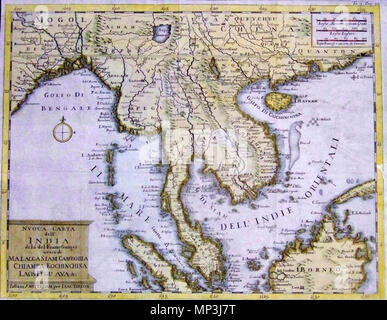 . Inglese: Mano colorati incisi in rame mappa intitolate "Nvoua Charta dell' India di la' del Fiume Gange overo di Malacca Siam Cambogia Chiampa Kochinchina Laos Pegu Ava & c.". Mappa mostra in Indocina e sud-est asiatico con il golfo del Bengala, Singapore, Sumatra, Borneo e altre città. Mappa pubblicato in Amsterdam da Isac Tirion, 1750. 1750. Isac Tirion 853 mappa mostra in Indocina e sud-est asiatico 1750 Foto Stock