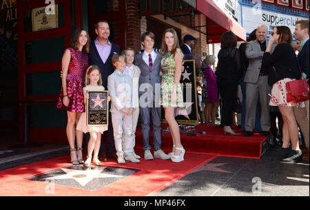 Chris O Donnell onorato con una stella sulla Hollywood Walk of Fame a Los Angeles. Chris O Donnell - 038 star - Caroline Fentress, Maeve O'Donnell, attore Chris O'Donnell, Finley O'Donnell, Charles O'Donnell, Christopher O'Donnell e Lily O'Donnell Chris O Donnell - 038 star - Caroline Fentress, Maeve O'Donnell, attore Chris O'Donnell, Finley O'Donnell, Charles O'Donnell, Christopher O'Donnell e Lily O'Donnell ------------- Red Carpet Event, verticale, STATI UNITI D'AMERICA, industria cinematografica, celebrità, fotografia, Bestof, arte cultura e intrattenimento, Topix celebrità moda / Verticale, meglio di, evento in Foto Stock