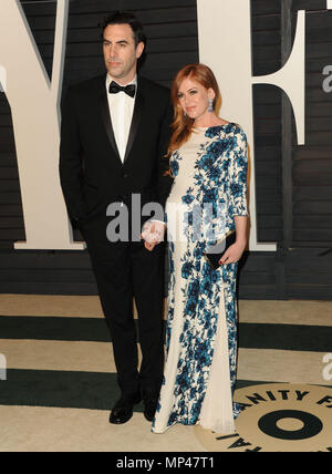 Isla Fisher, sacha baron cohen 241 al 2015 Vanity Fair Oscar party presso il Wallis Annenberg Center for the Performing Arts nel febbraio 22, 2015 a Beverly Hills, Isla Fisher, sacha baron cohen 241 ------------- Red Carpet Event, verticale, STATI UNITI D'AMERICA, industria cinematografica, celebrità, fotografia, Bestof, arte cultura e intrattenimento, Topix celebrità moda / Verticale, meglio di, evento nella vita di Hollywood - California, moquette rossa e dietro le quinte, USA, industria cinematografica, celebrità, movie celebrità, personaggi televisivi, musica celebrità, fotografia, Bestof, arte cultura e intrattenimento, Topix, verticale Foto Stock