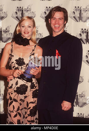Jim Carrey+ Holly Lauren - Jim Carrey+Holly Lauren -2x win evento nella vita di Hollywood - California, tappeto rosso Evento, STATI UNITI D'AMERICA, industria cinematografica, celebrità, fotografia, Bestof, arte cultura e intrattenimento, Topix celebrità moda, migliori della vita di Hollywood, evento nella vita di Hollywood - California, backstage trofeo, premi mostra, movie celebrità, personaggi televisivi, musica celebrità, Topix, Bestof, arte cultura e intrattenimento, fotografia, inchiesta tsuni@Gamma-USA.com , Tsuni Credito / USA, 1993-1994-1995-1996-1997-1998-1999 Foto Stock
