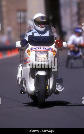 Poliziotto su moto disabilitato durante la manifestazione sportiva, Sydney, Nuovo Galles del Sud, Australia Foto Stock