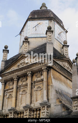 Sun compone su una cappella, Trinity Hall, l'Università di Cambridge, Inghilterra. Foto Stock