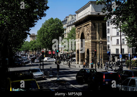 Parigi FRANCIA - PORTES ST MARTIN E ST DENIS - Parigi grands boulevards - Parigi monumento storico - Louis XIV gloria monumento- PARIS ART © F.BEAUMONT Foto Stock