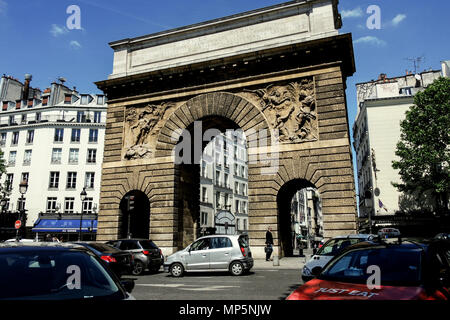 Parigi FRANCIA - PORTES ST MARTIN E ST DENIS - Parigi grands boulevards - Parigi monumento storico - Louis XIV gloria monumento- PARIS ART © F.BEAUMONT Foto Stock