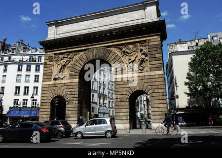 Parigi FRANCIA - PORTES ST MARTIN E ST DENIS - Parigi grands boulevards - Parigi monumento storico - Louis XIV gloria monumento- PARIS ART © F.BEAUMONT Foto Stock