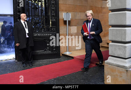 Segretario di Stato per gli affari esteri Boris Johnson arriva in occasione di una riunione dei ministri degli esteri del G20 gruppo dei poteri economici a Buenos Aires, Argentina. Foto Stock