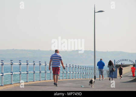 Weymouth. 21 maggio 2018. Il weekend è stupenda meteo continua nella nuova settimana nel soleggiato, Weymouth Dorset Credito: stuart fretwell/Alamy Live News Foto Stock