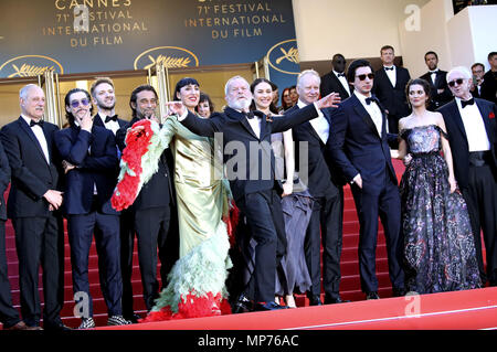 Tony Grisoni, Oscar Jaenada, Jordi Molla, Rossy de Palma, Terry Gilliam, Olga Kurylenko, Stellan Skarsgard, Adam Driver, Joana Ribeiro e Jonathan Pryce partecipando alla cerimonia di chiusura con la premiere durante la settantunesima Cannes Film Festival presso il Palais des Festivals il 19 maggio 2018 a Cannes, Francia. | Utilizzo di tutto il mondo Foto Stock