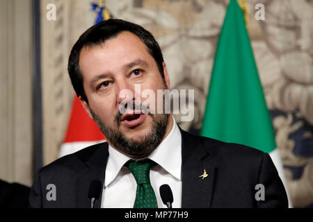 Roma, Italia. 21 maggio 2018. Matteo Salvini Roma 21/05/2018. Il Quirinale. I leader del Movimento 5 Stelle e della Lega incontrano il Presidente della Repubblica. Roma 21 Maggio 2018. Il Quirinale. I leader del movimento 5 stelle e Lega Nord parti incontrare il Presidente della Repubblica a consegnare il nome del Primo Ministro. Foto di Samantha Zucchi Insidefoto Credito: insidefoto srl/Alamy Live News Foto Stock