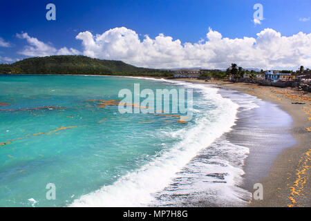 Bella spiaggia tropicale in Baracoa, provincia di Guantanamo, Cuba Foto Stock