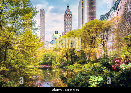 Il Laghetto di Central Park di New York City Foto Stock