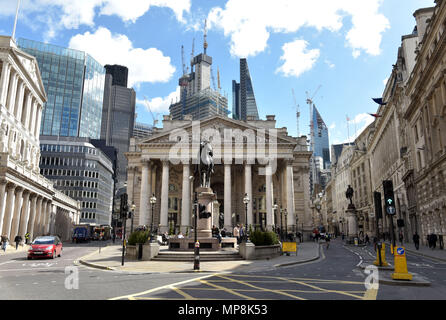 Nuovi edifici, il pinnacle in Bishopsgate e l'edificio Leadenhall su Leadenhall Street torre sopra il Royal Exchange in corrispondenza della giunzione di Lombard Foto Stock