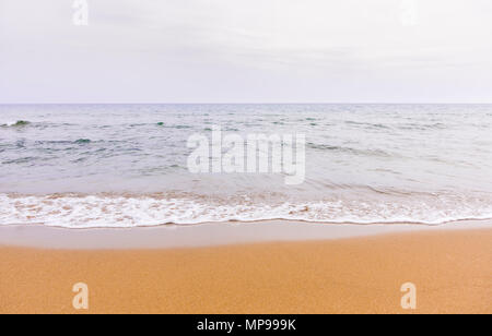 Seascape su una tranquilla giornata presso la costa del Sud Corfu Grecia Foto Stock