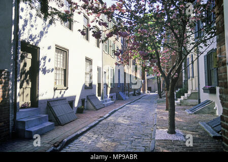 1988 molla storico BLOSSOMS ELFRETH Vicolo del quartiere storico di Filadelfia in Pennsylvania USA Foto Stock