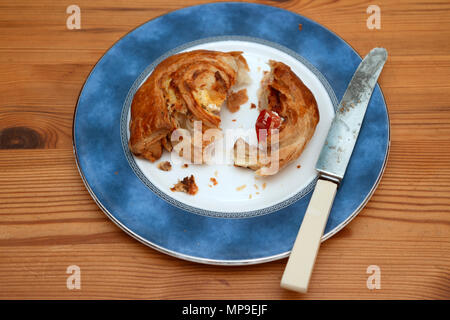 In casa la pancetta pomodoro e formaggio swirl Foto Stock