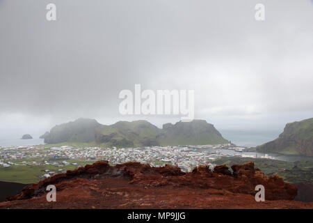 Vista da Eldfell di Vestmannaeyjar su Heimaey, Isole Westman, Islanda Foto Stock