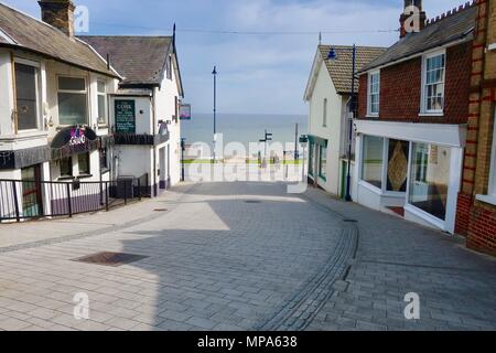 Piegate Hill nel Suffolk coastal town Felixstowe in un caldo pomeriggio d'estate. Maggio 2018. Foto Stock