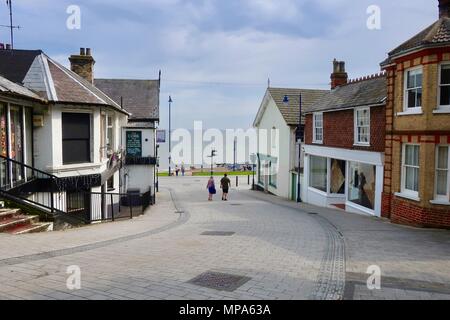 Piegate Hill nel Suffolk coastal town Felixstowe in un caldo pomeriggio d'estate. Maggio 2018. Foto Stock