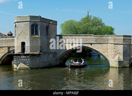 Bridge - e la cappella oltre il Fiume Great Ouse, St Ives, Cambridgeshire, England Regno Unito Foto Stock